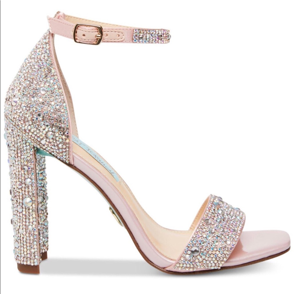Brand new - Betsey Johnson Rina Petal Pink